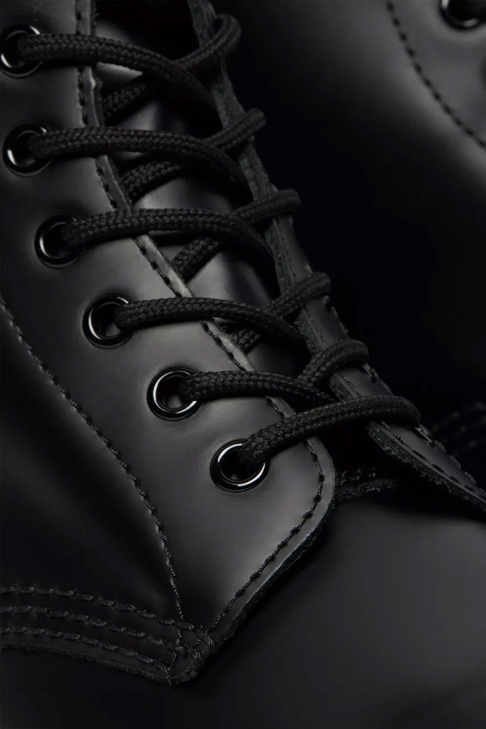 1460 Smooth Leather Lace Up Boots