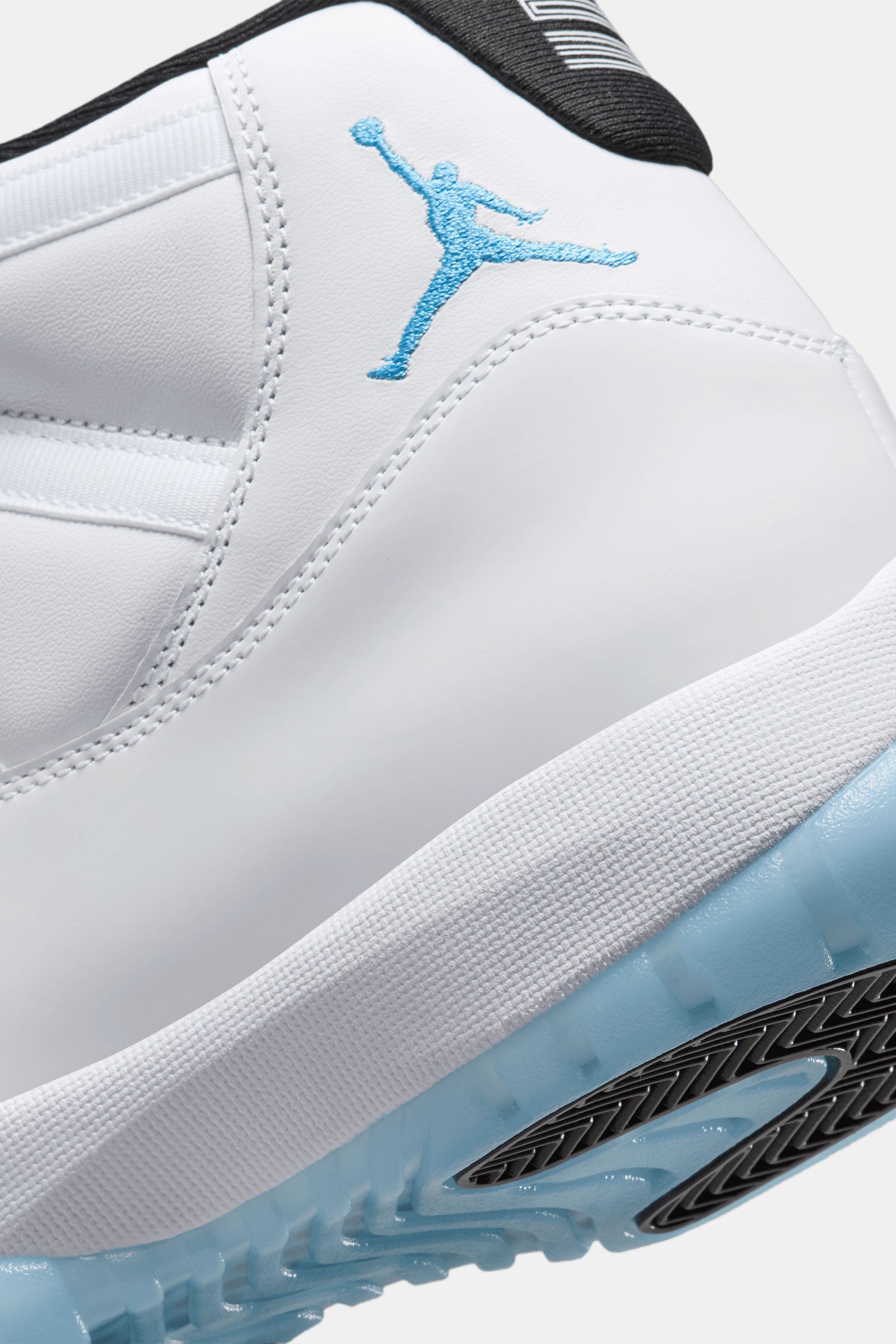 Air Jordan 11 Retro "Legend Blue"