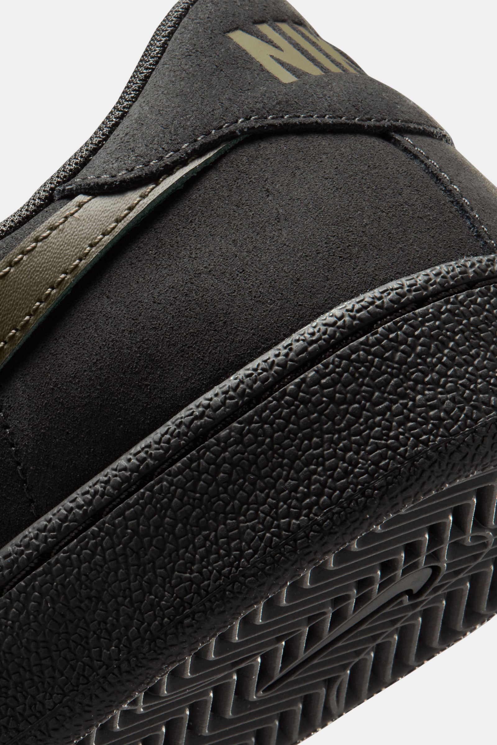 Nike SB Zoom Tennis Classic