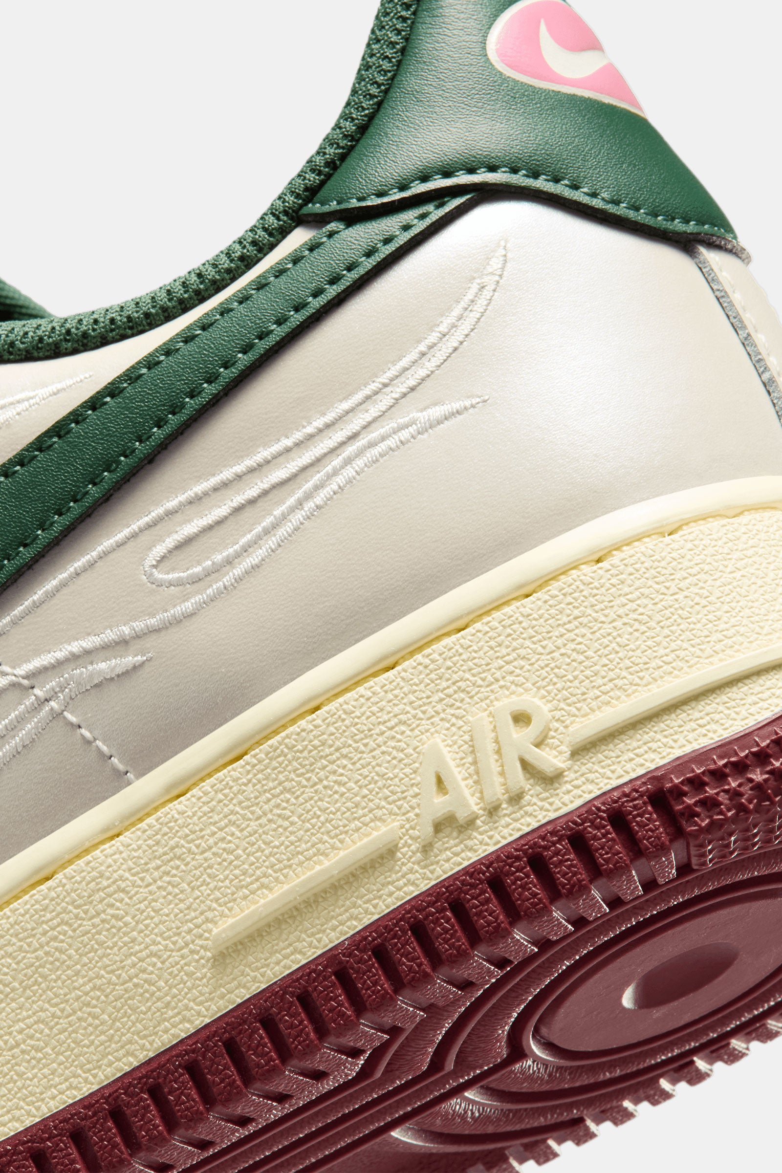 Nike Air Force 1 '07 LV8