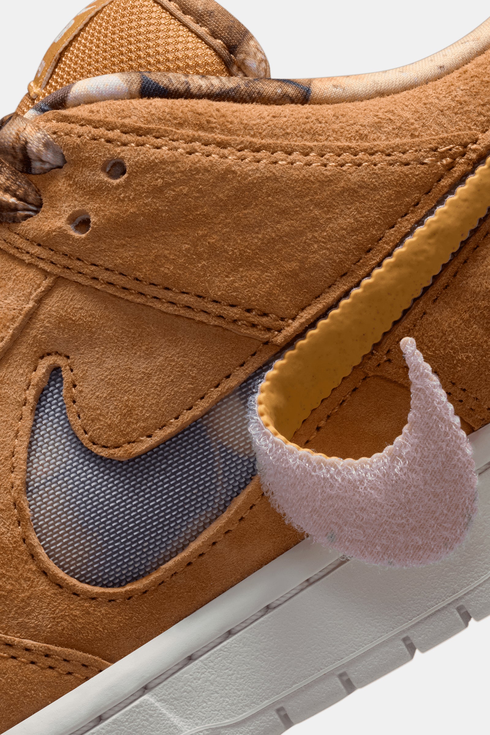 NOTE Manchester x Nike SB Dunk Low