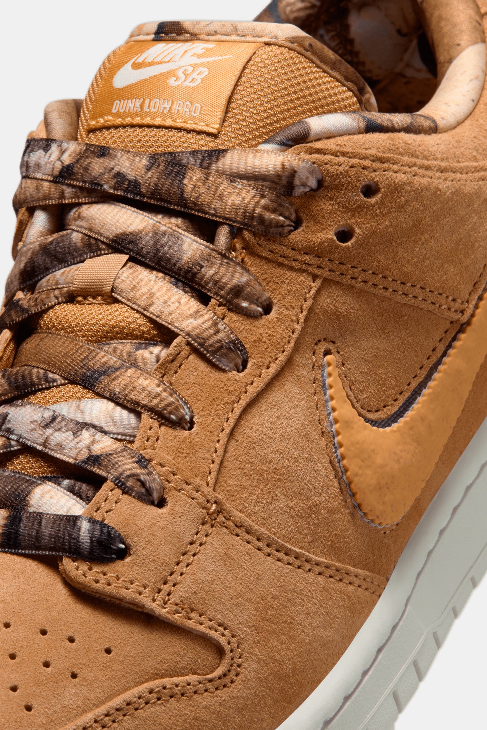 NOTE Manchester x Nike SB Dunk Low