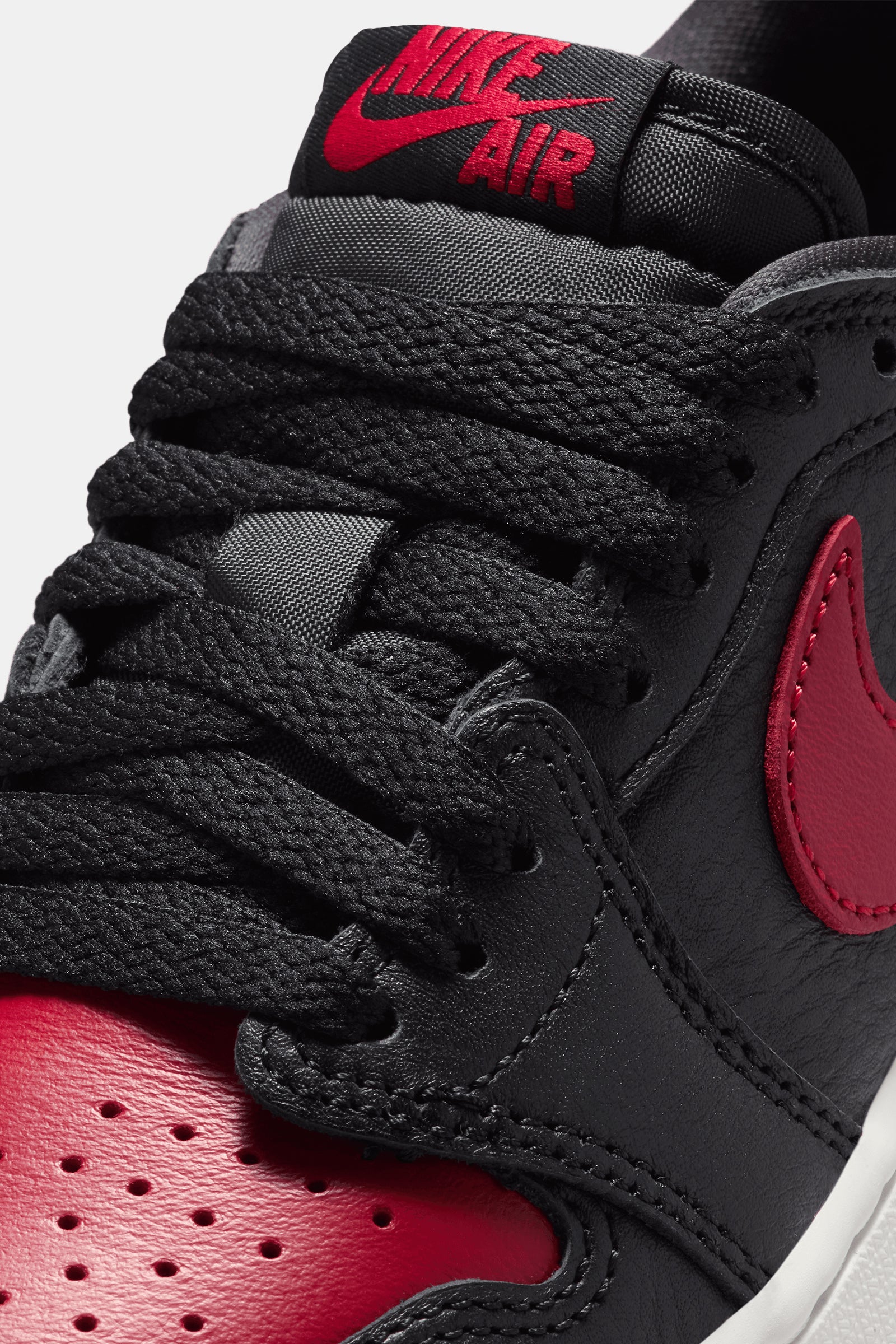Air Jordan 1 Retro Low OG "Banned" (GS)