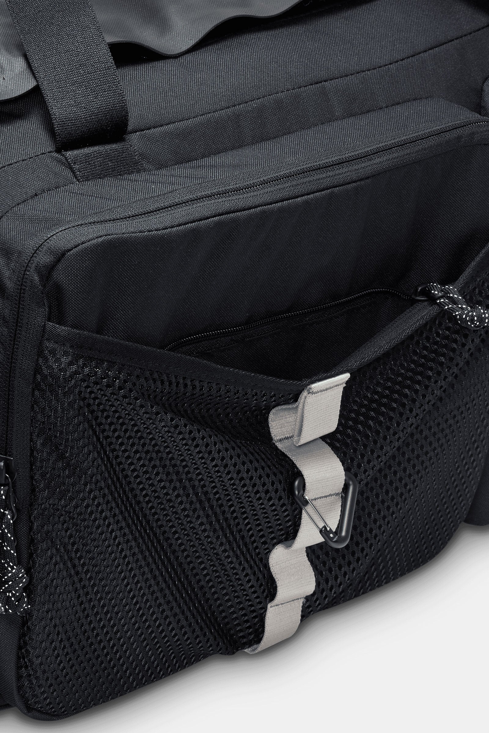 Nike ACG "DAYMAX" Duffel Bag (60L)