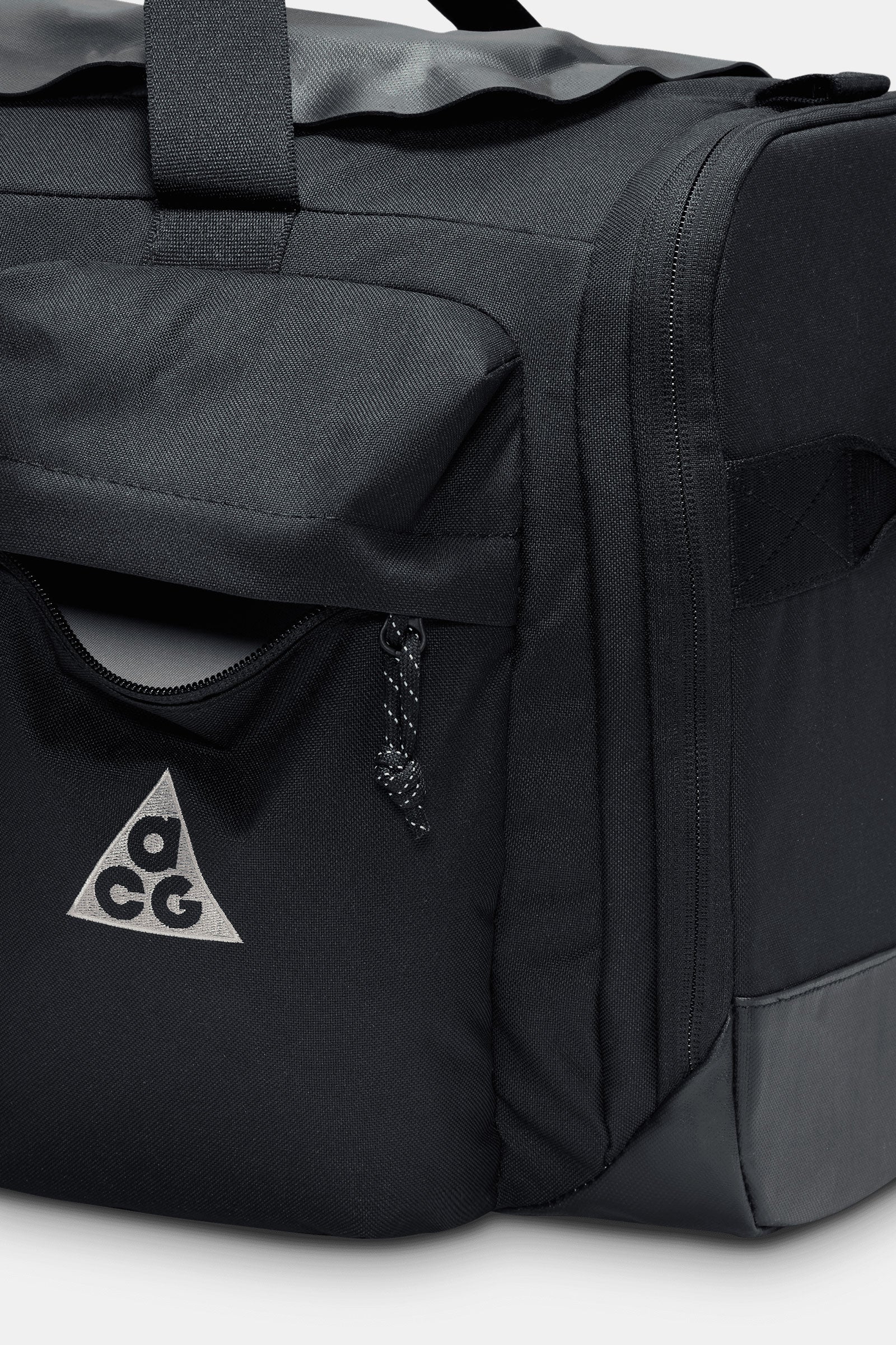 Nike ACG "DAYMAX" Duffel Bag (60L)