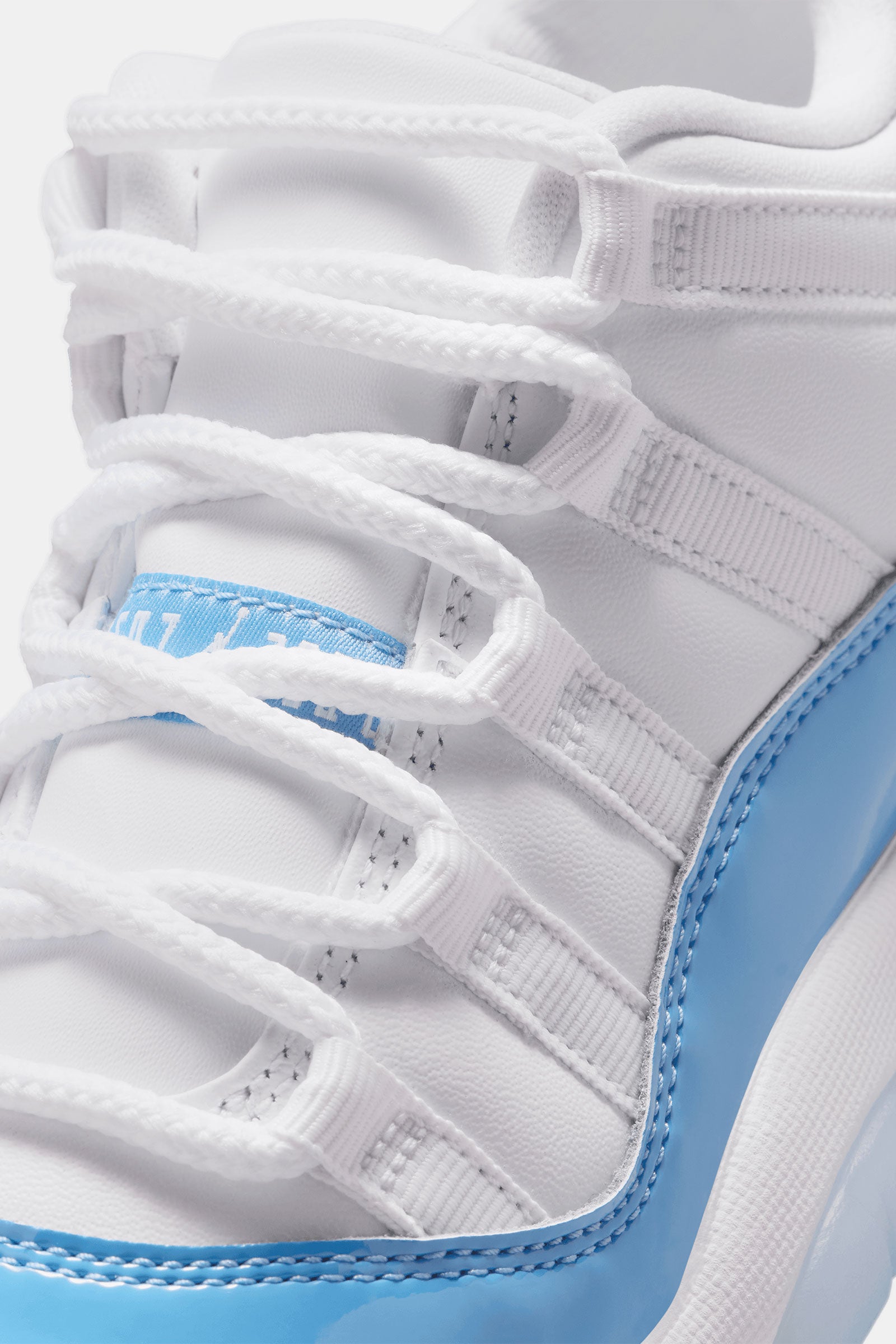 Air Jordan 11 Low Retro (GS) "University Blue"