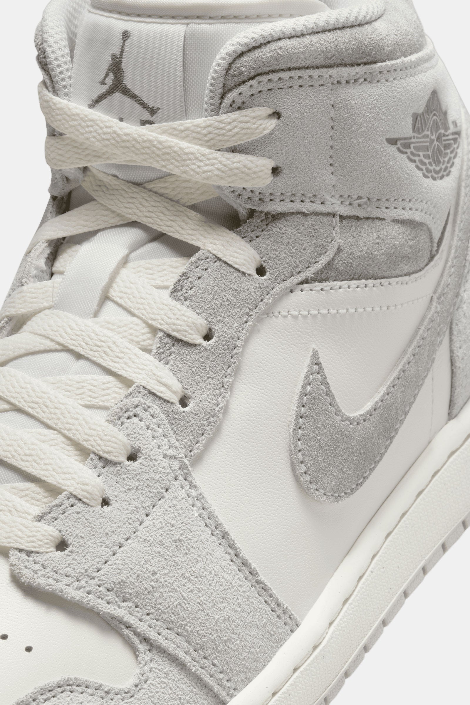 Air Jordan 1 Mid SE