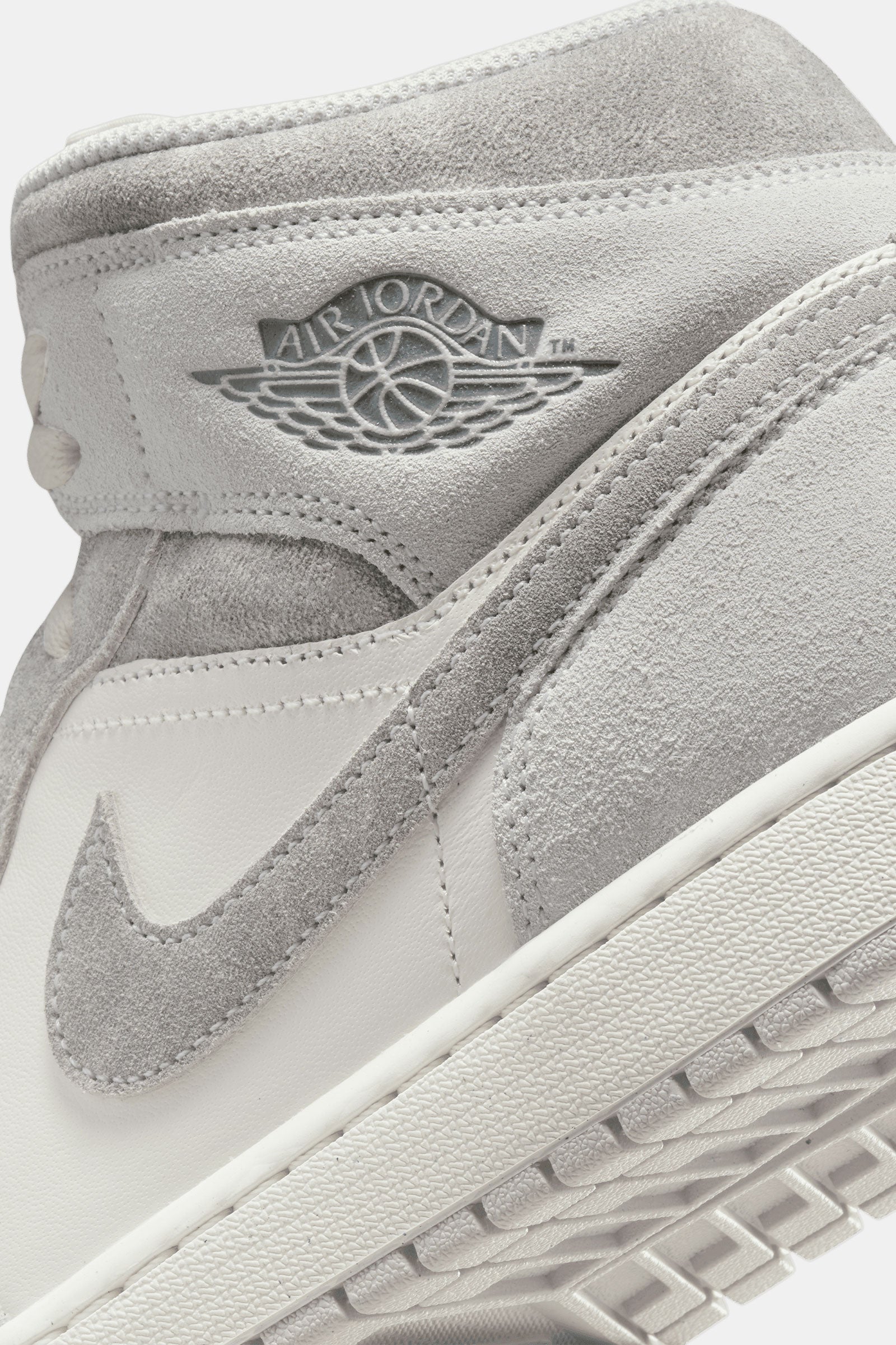 Air Jordan 1 Mid SE