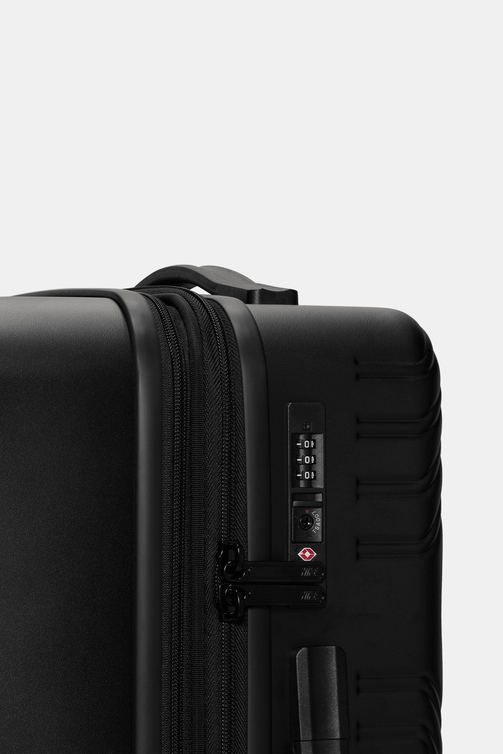 Nike Carry-On Hardshell Luggage 22" (52L)