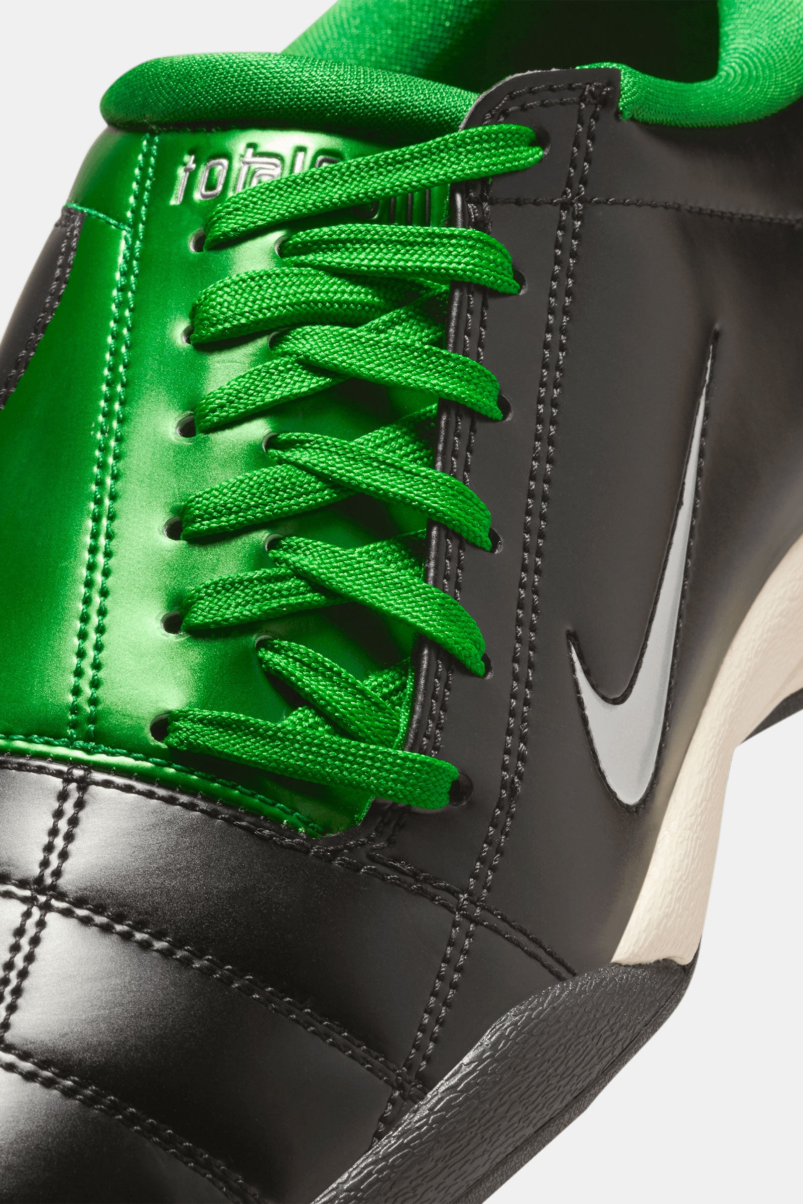 Nike Total 90 SP